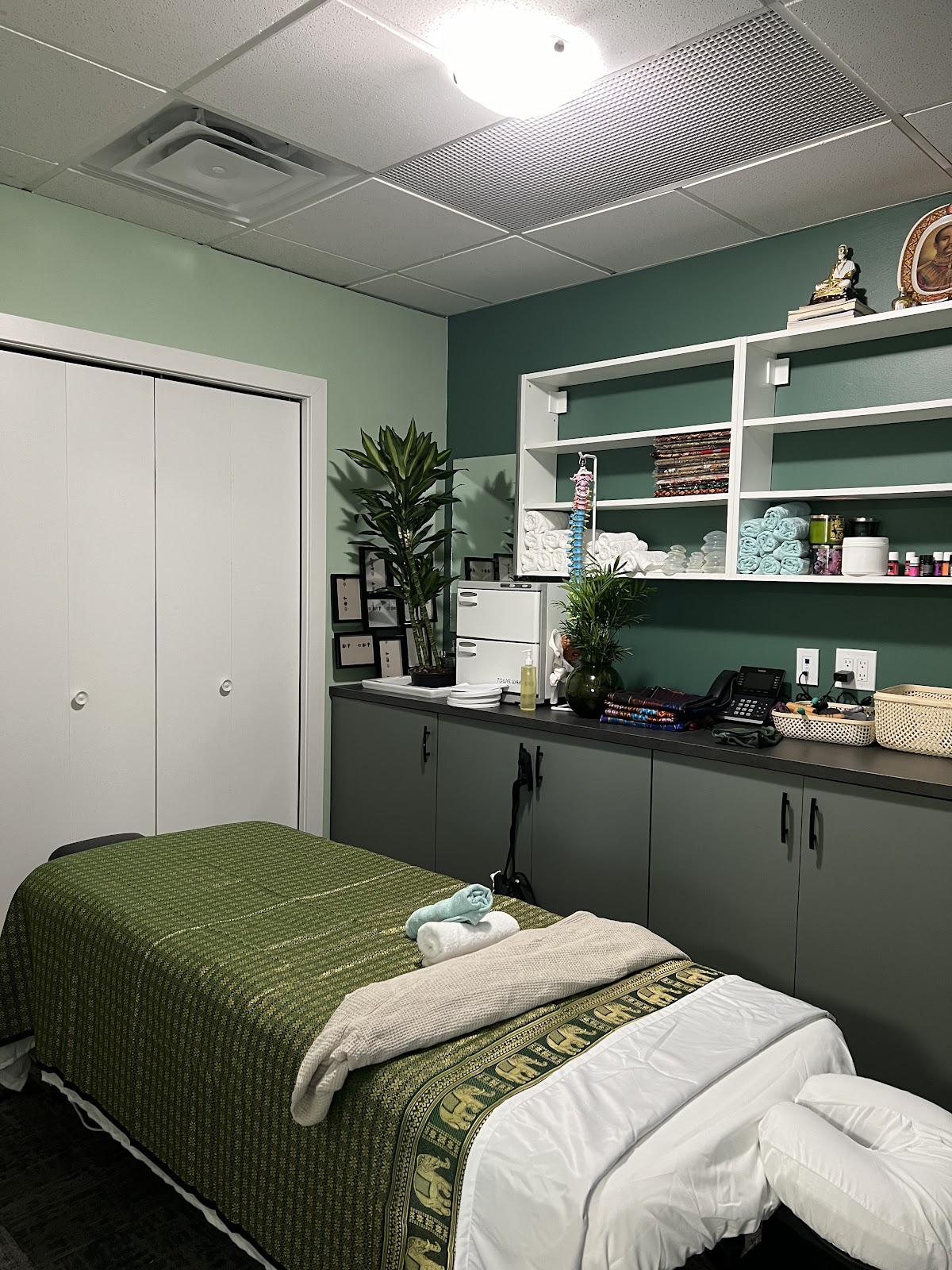 Thai Healing hand massage & Thai Healing Pressure Point Wellness